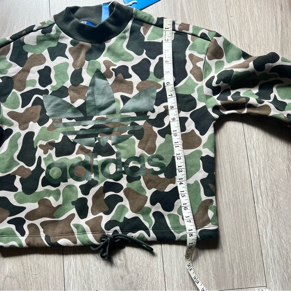 Adidas Camo Cropped Sweatshirt Classic Trefoil XS oversized NWT - Picture 7 of 11